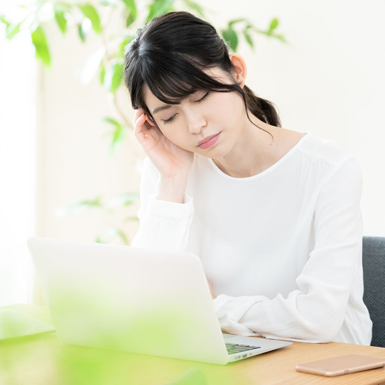 ストレスを感じている女性