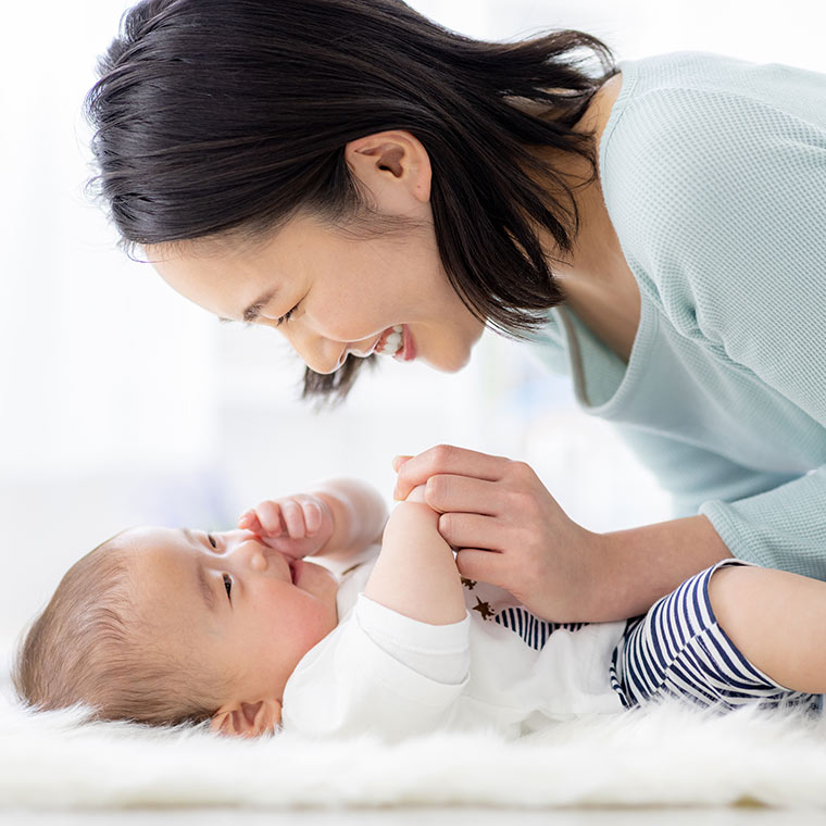 子育てしている女性