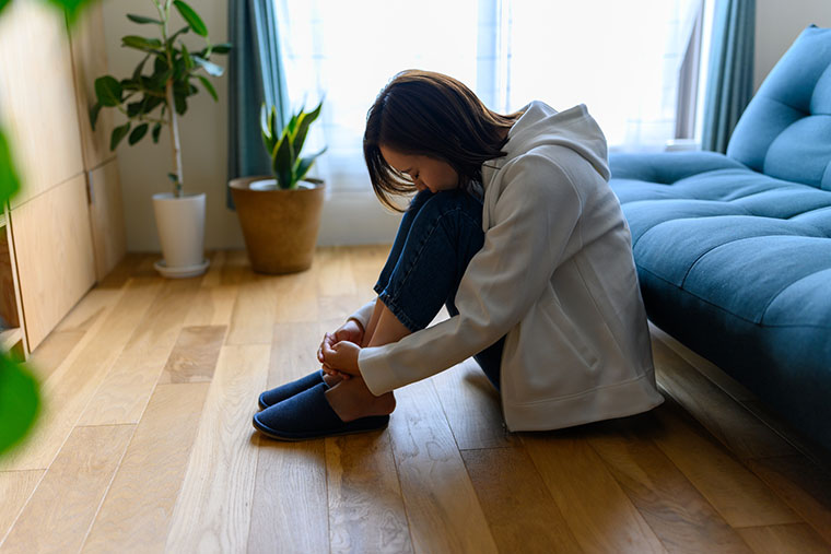 落ち込む女性