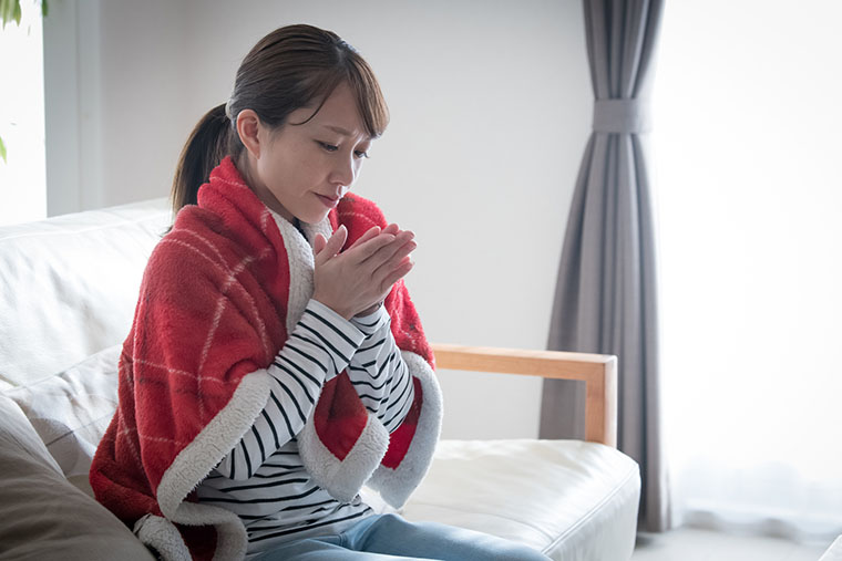 冷えに悩む女性