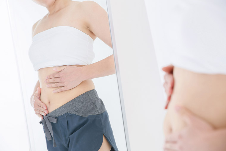 体型を気にする女性