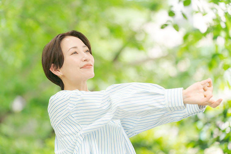 リフレッシュする女性