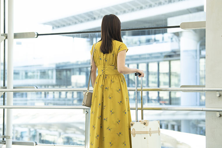 一人旅をする女性