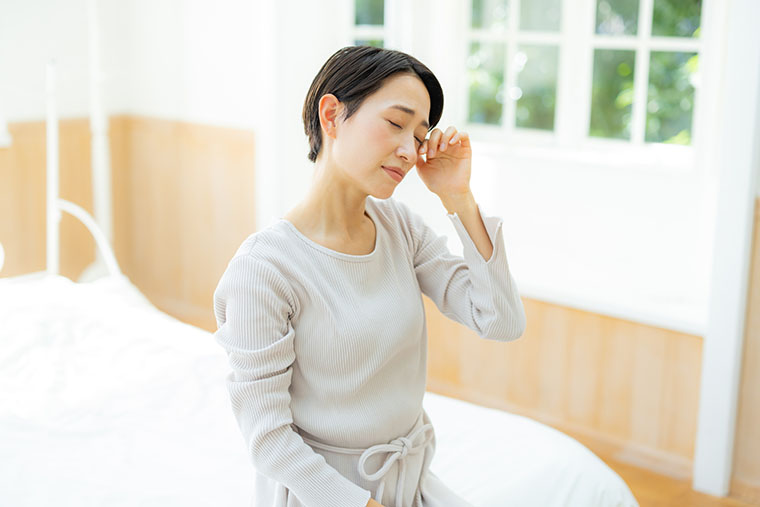 寝不足な女性