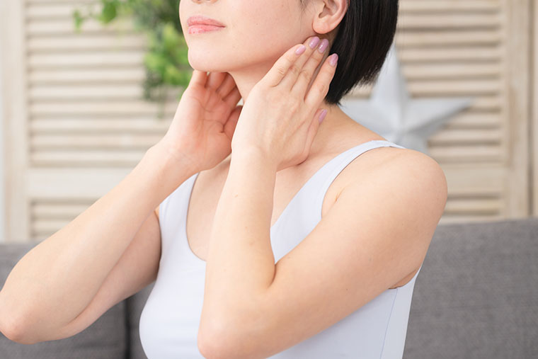 体臭を気にする女性