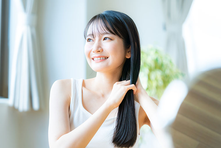 黒髪の女性