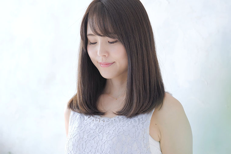 セミロングヘア