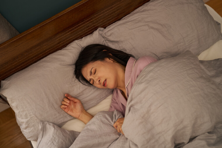 眠れない女性
