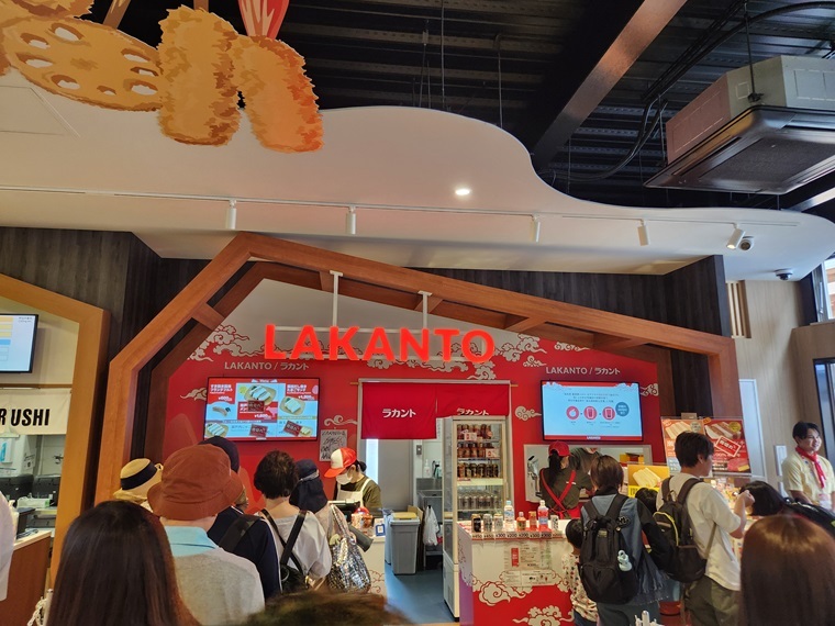 万博ラカント店頭
