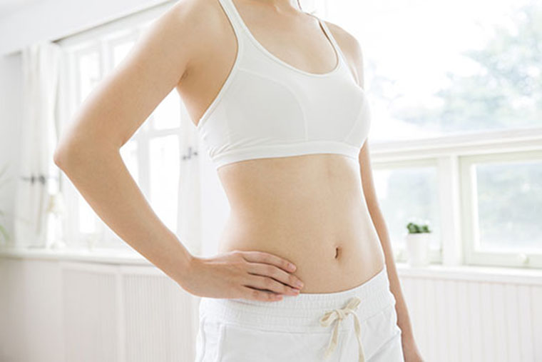 女性の上半身