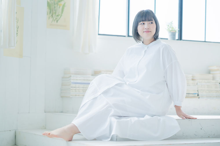 やや脂肪が多い体型の女性
