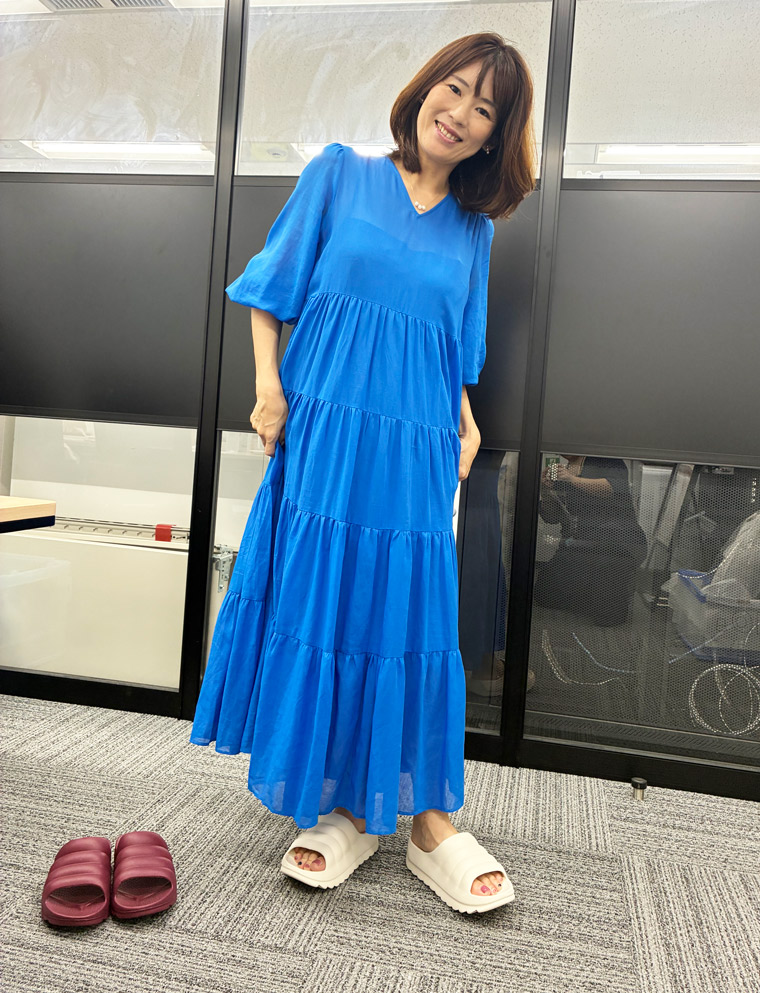 スリッパを履いてるEllyさん