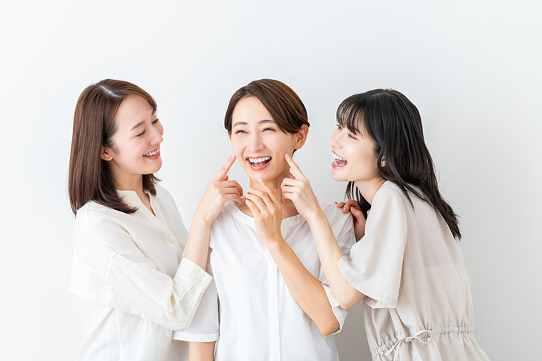 人たらし_笑いあう女性