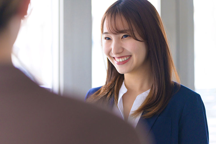 笑顔な女性