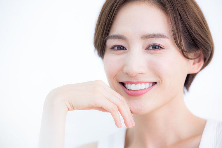 眉毛のきれいな女性