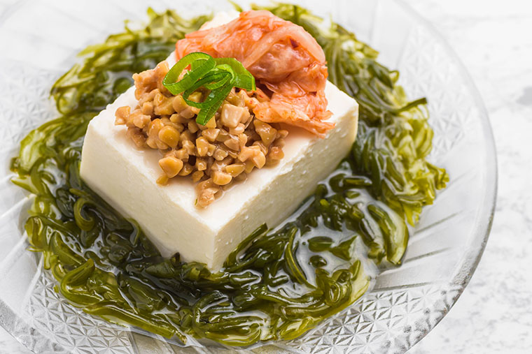 豆腐とネバネバのサラダ