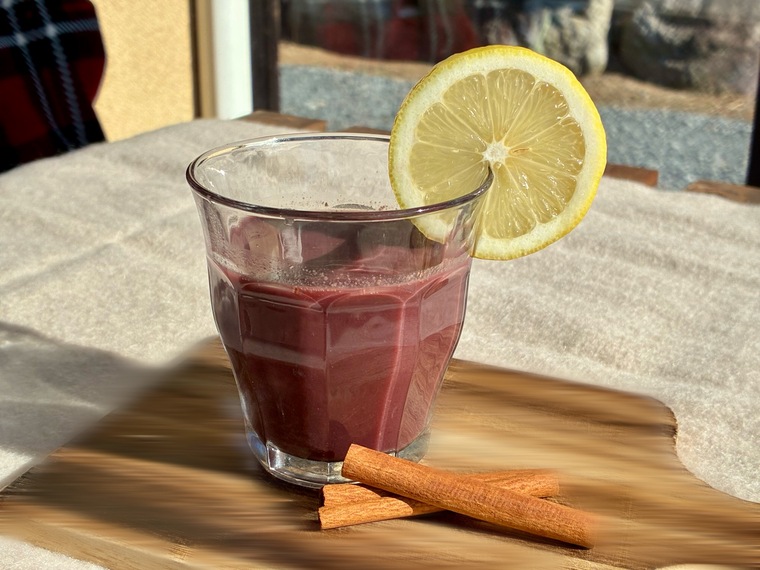 アサイーにぶどうジュースをプラスしたドリンク