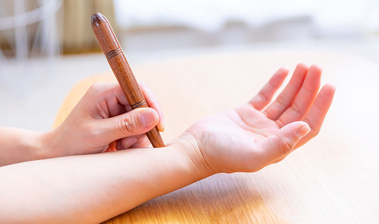 神門のツボ押し